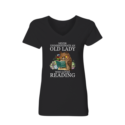 Never Underestimate An Old Lady Who Loves Reading Book Lovers Gift Women's V-neck T-shirt TSVB08