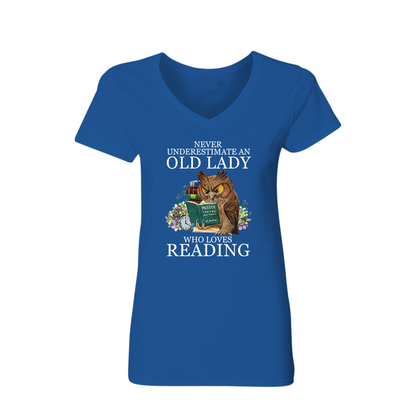 Never Underestimate An Old Lady Who Loves Reading Book Lovers Gift Women's V-neck T-shirt TSVB08